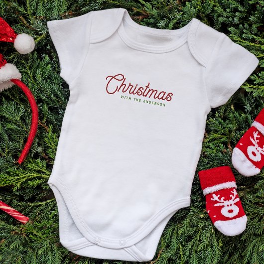 Modern minimalistisch script kerst familienaam romper