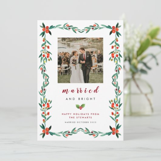 Modern minimalistisch script kerst getrouwd foto feestdagenkaart (Staand voorkant)