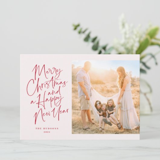 Modern minimalistisch script rood en roze feestdagenkaart (Staand voorkant)