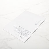 Modern minimalistisch | Silver Monogram Weddenscha Folie Uitnodiging (Gedraaid)