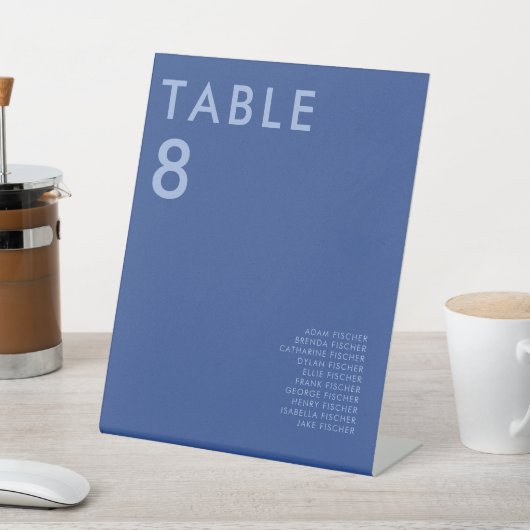 Modern minimalistisch weddenschapsnummer reclamebord met voetstuk (Insitu)