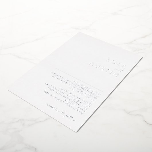 Modern minimalistisch zilveren traditioneel huweli folie uitnodiging (Gedraaid)
