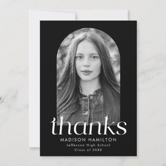 Modern minimalistisch zwart boog foto Afstuderen Bedankkaart (Voorkant)