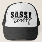 Modern minimalistisch zwart-wit brutaal en stijlvo trucker pet (Voorkant)