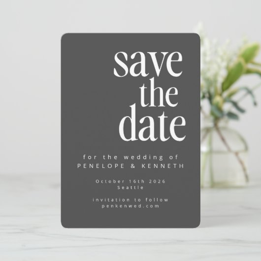 Modern minimalistisch zwart wit, eenvoudig gebold save the date (Staand voorkant)