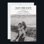 Modern minimalistisch zwart-wit foto slaat de datu save the date<br><div class="desc">Een eenvoudige, klassieke, minimale foto Save the Date kaart is de perfecte manier om je blije nieuws te delen met vrienden en familie. Getoond in zwart-wit, maar u kunt gemakkelijk de achtergrondkleur in het ontwerpgereedschap wijzigen om te coördineren met uw bruiloft palet als u dat wilt. Let op: onze foto...</div>