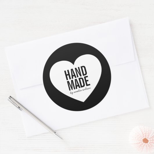 Modern Minimalistisch zwart-wit handgemaakt hart Ronde Sticker (Envelop)