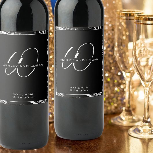 Modern minimalistisch zwart-wit monogram huwelijk wijn etiket