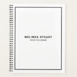 Modern minimalistisch zwart-wit planner<br><div class="desc">De moderne minimalistische planner kenmerkt douanenaam en tekst in zwarte moderne sans serif doopvontstijl met zwarte grens op witte achtergrond.</div>