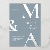 Modern minimalistische mosterdblauw monogram bruil folie uitnodiging (Voorkant)