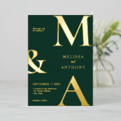 Modern Minimalistische Smaragdgroene Monogram Brui Folie Uitnodiging (Staand Voorkant)