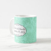 Modern Mint Damask Wedding Invite Koffiemok (Voorkant links)