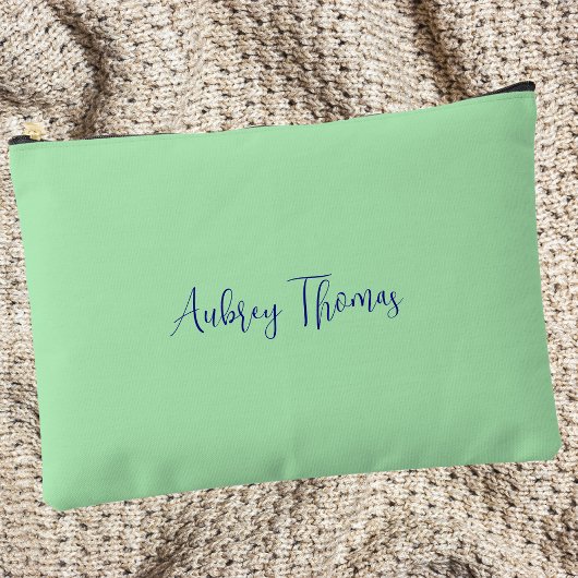 Modern Mint Green Handgeschreven Script Monogram Etui
