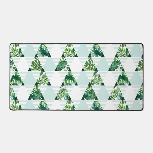 Modern Mint Green Tropical Triangles Patroon Bureaumat (Voorkant)