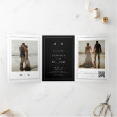 Modern Monogram Black and White Wedding Drieluik Uitnodiging (Binnen)