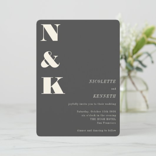 Modern Monogram Black Bold Elegant Wedding Kaart (Staand voorkant)