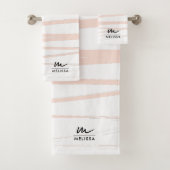 Modern Monogram Blush Pink Lines Abstracte kunst Bad Handdoek (Insitu)