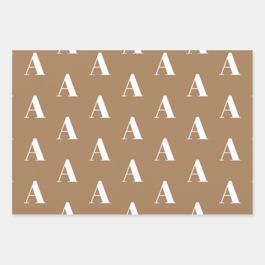 Modern monogram bruin geelbruin initiaal op maat inpakpapier vel (Voorkant)