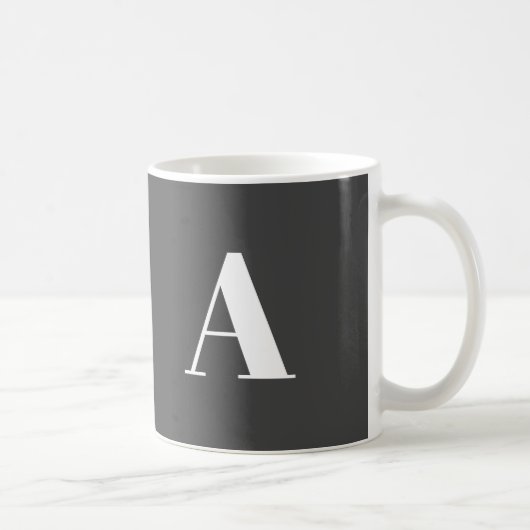 Modern monogram donkergrijs aangepaste initiaal le koffiemok (Rechts)