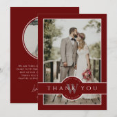 Modern Monogram Donkerrood 2-foto bruiloft Bedankkaart (Voorkant / Achterkant)