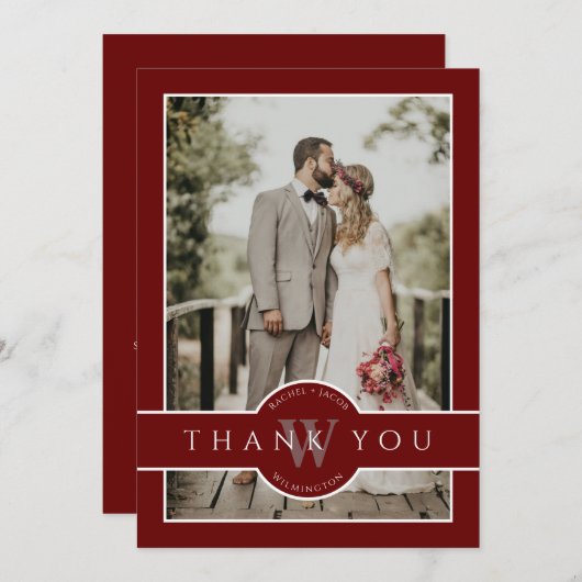 Modern Monogram Donkerrood 2-foto bruiloft Bedankkaart (Voorkant / Achterkant)