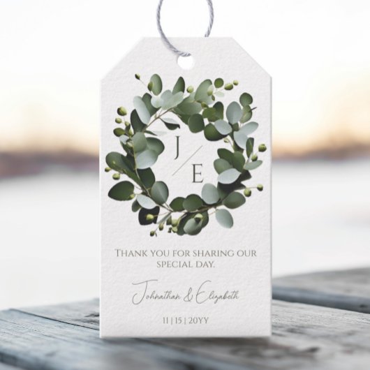 Modern Monogram Eucalyptus Krans Trouwen | Wit Cadeaulabel