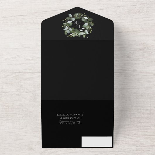 Modern Monogram Eucalyptus Krans Zwart All In One Uitnodiging (Buitenkant)