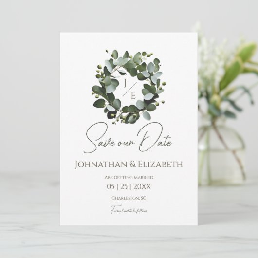 Modern monogram eucalyptuskrans | Wit Save The Date (Staand voorkant)
