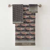 Modern Monogram Forel Vis Design Zwart Wit Grijs Bad Handdoek (Insitu)