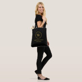 Modern Monogram Goud Zwart Business Tote Bag (Op model)