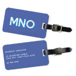 Modern Monogram Initiaal Bagagelabel<br><div class="desc">Modern minimalistisch monogram initiaal ontwerp dat kan worden gewijzigd om te personaliseren,  samen met de gegevens op de keerzijde. Wit op een blauwe achtergrond met een turquoise slagschaduw.</div>