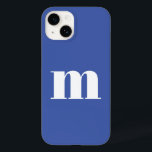 Modern Monogram Initiaal Case-Mate iPhone 14 Hoesje<br><div class="desc">Moderne kleine hoesje typografie minimalistisch ontwerp van het monogram initiaal,  dat kan worden gewijzigd om zich aan te passen. Wit op een blauwe achtergrond.</div>