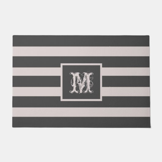 Modern Monogram Initiaal Elegant Gray Striped Deurmat (Voorkant)