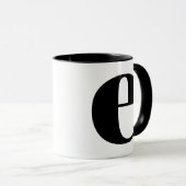 Modern Monogram Initiaal Letter E Black en White Mok (Voorkant rechts)