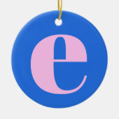 Modern Monogram Initiaal Letter helderblauw roze Keramisch Ornament (Voorkant)