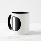 Modern Monogram Initiaal Letter O Black en White Mok (Voorkant links)