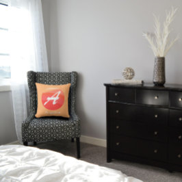 Modern Monogram Initiaal Letter oranje Sierkussen