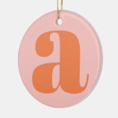 Modern Monogram Initiaal Letter Pastel Roze Sinaas Keramisch Ornament (Links)