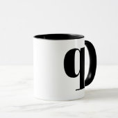 Modern Monogram Initiaal Letter q Black en White Mok (Voorkant rechts)