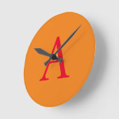 Modern Monogram Initiaal Letter Trendy Oranje Red Ronde Klok (Hoek)