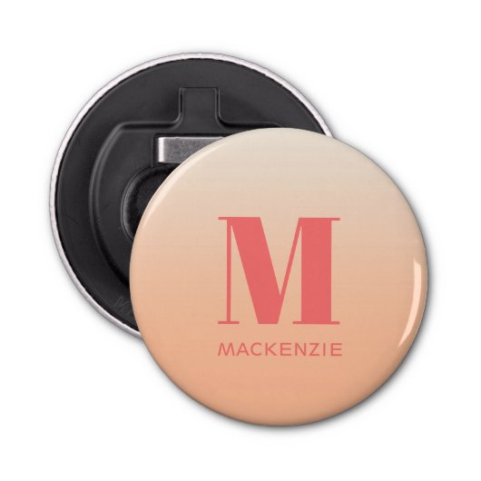 Modern Monogram Initiaal Naam Perzik Gradiënt Button Flesopener (Voorkant)