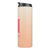 Modern Monogram Initiaal Naam Perzik Gradiënt Thermosbeker (Geroteerd rechts)