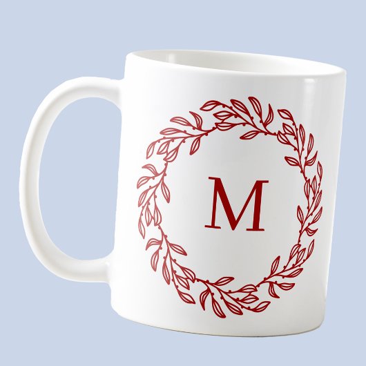 Modern Monogram Initiaal Red Leaf en Berry Krans Koffiemok