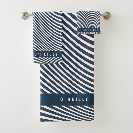 Modern Monogram Marine Blauw en Wit Streeppatroon Bad Handdoek (Insitu)