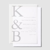 Modern Monogram minimalistisch huwelijk Vellum Uitnodigingen (Offset)
