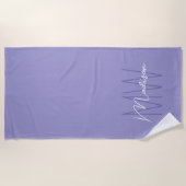 Modern Monogram Naam Script Paarse Strandlaken (Voorkant)