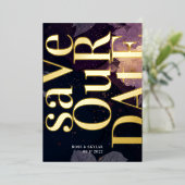 Modern Monogram Paarse Vall Wedding Folie Uitnodiging (Staand Voorkant)