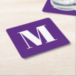 Modern monogram paarse witte aangepaste initiaal l kartonnen onderzetters<br><div class="desc">Modern monogram paarse violette en witte aangepaste initiaal letter of nummer typografie partij Vierkante Papier Onderzetters.  witte tekst op paarse violette kleurenachtergrond. Alle kleuren zijn bewerkbaar. U kunt het aanpassen met een getal,  jaar,  initiaal,  letter,  monogram,  familie monogram. Deze zijn geweldig voor verjaardagsfeestjes en huisfeesten.</div>