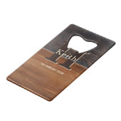 Modern Monogram Rustic Wood Tone Brown Creditkaart Flessenopener (Achterkant Gekanteld)