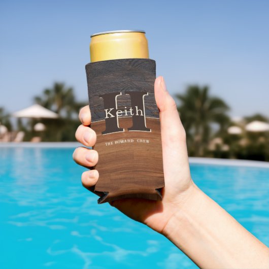 Modern Monogram Rustic Wood Tone Brown Seltzer Blikjeskoeler (Insitu Zwembad)